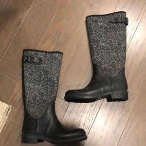 Cute black and gray rain boots size 8.  Worn once